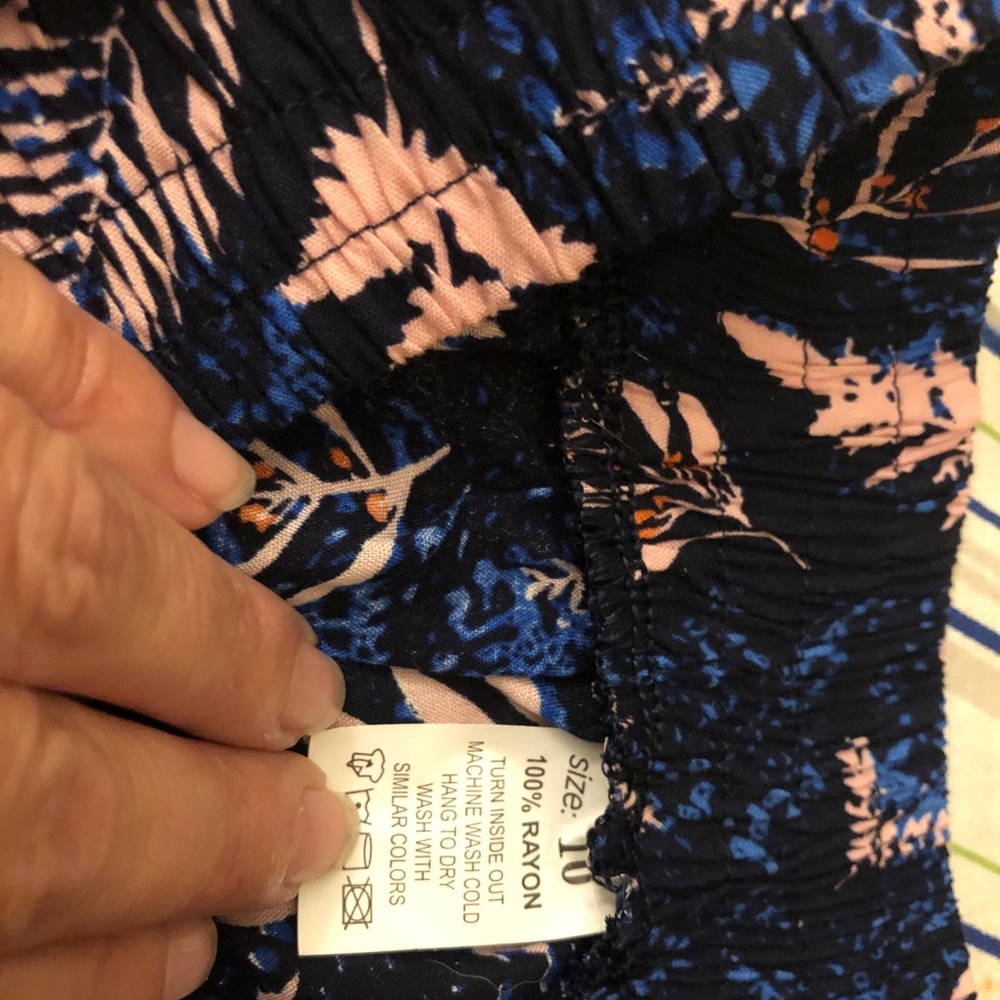 Shorts - Picture 2 of 2
